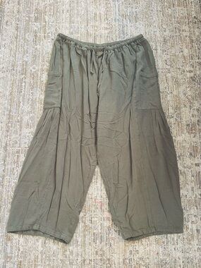 Women’s Olive Green Relaxed Barrel Pants